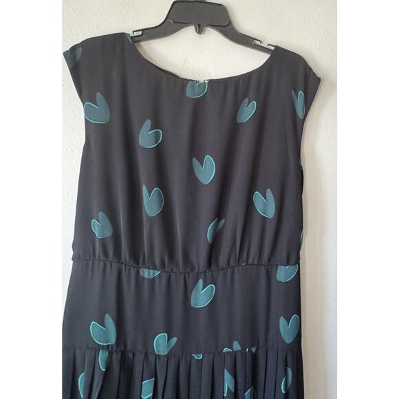 Loft Ann Taylor Heart Print Dress Women’s Size 10 Green Black Pleated Fun Retro - Picture 3 of 9